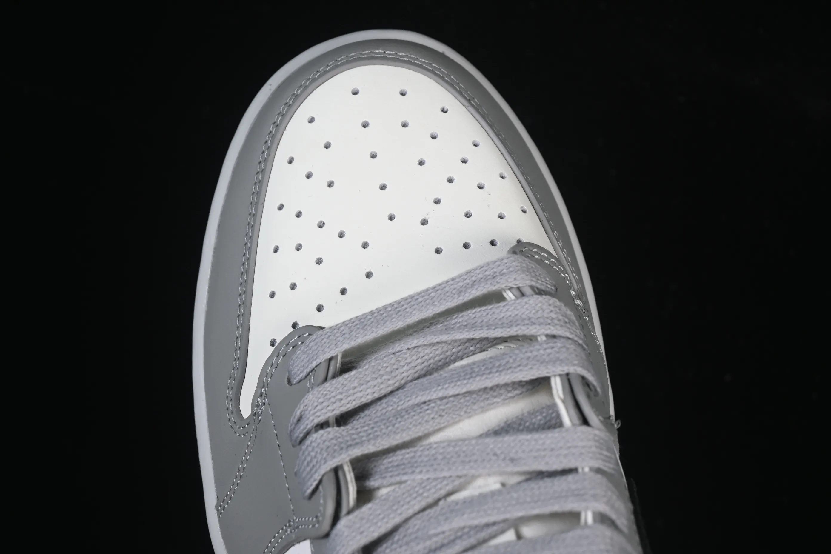 All categories Air Jordan Jordan series basketball shoes Air Jordan 1 Low Dior x Air Jordan 1 Low AJ1 Joe 1 Dior joint white gray low top CN8608-002